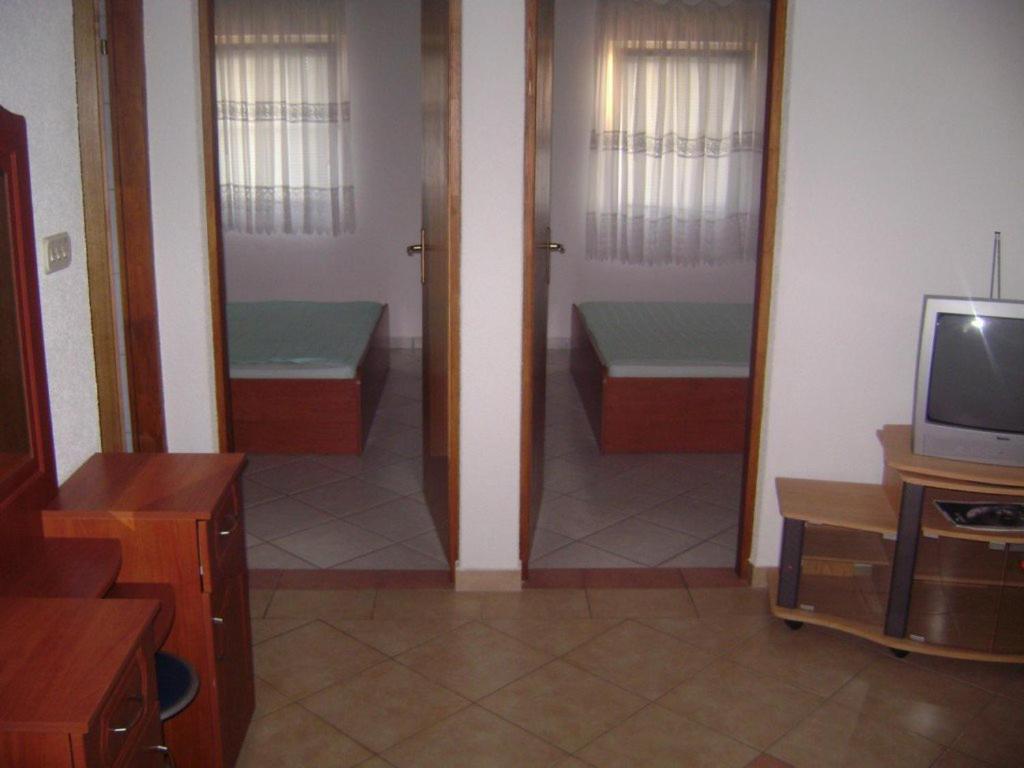 Apartmani Stjepan Veselko Vir Exteriör bild