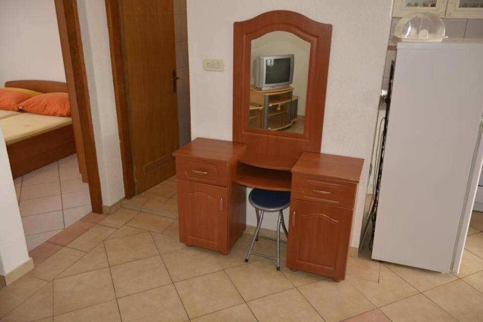 Apartmani Stjepan Veselko Vir Exteriör bild