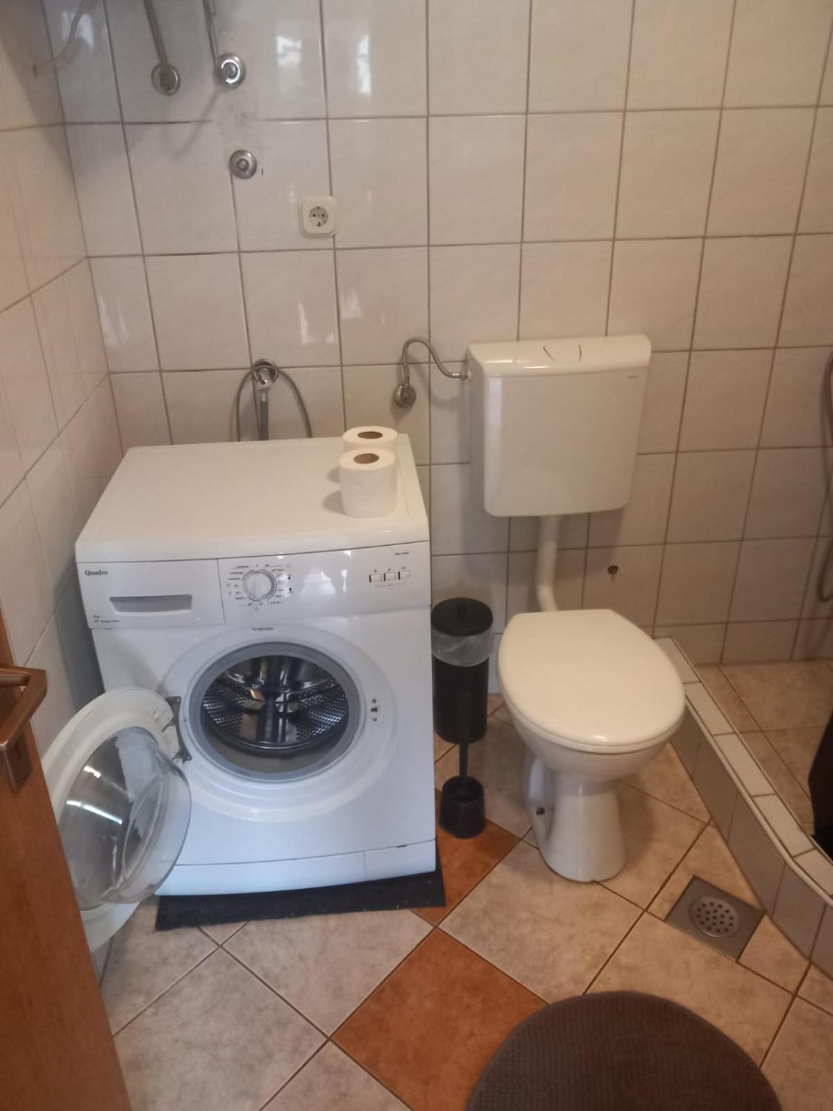 Apartmani Stjepan Veselko Vir Exteriör bild